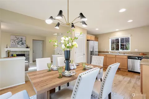 Dining - 3811 183rd Pl SE, Bothell, WA 98012 photo 1 of 2