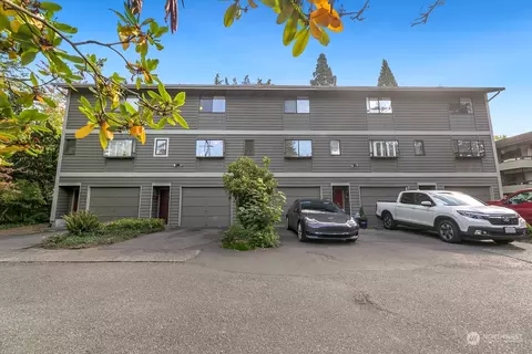 724 NW 189th Ln, Shoreline, WA 98177