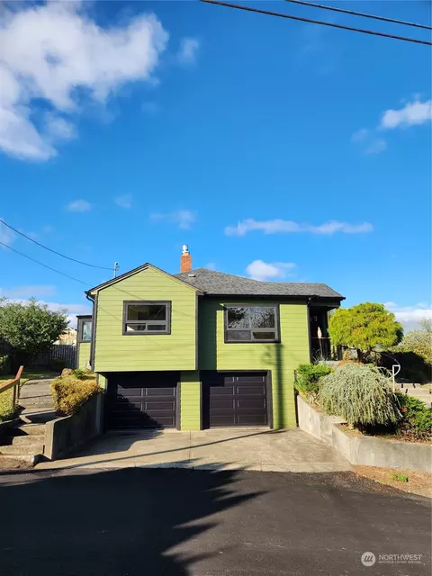 611 12 2nd Ave, Aberdeen, WA 98520