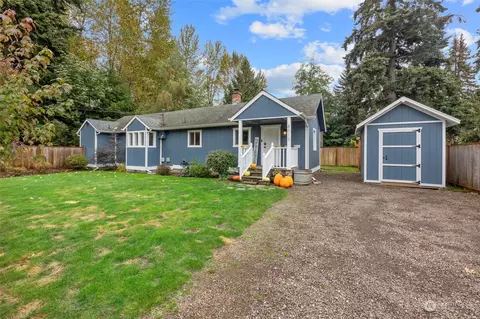 8013 NE 185th St, Kenmore, WA 98028