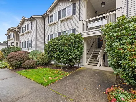 12404 E Gibson Rd #J303, Everett, WA 98204
