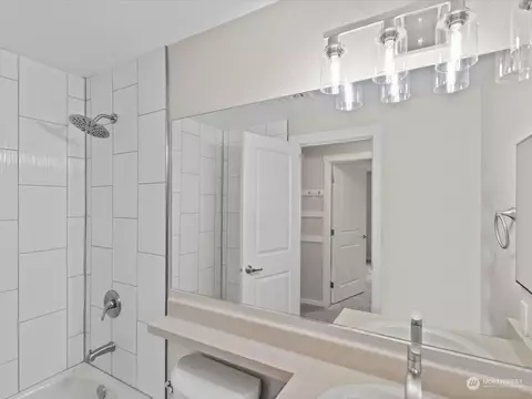 12404 E Gibson Rd #J303, Everett, WA 98204 photo 17