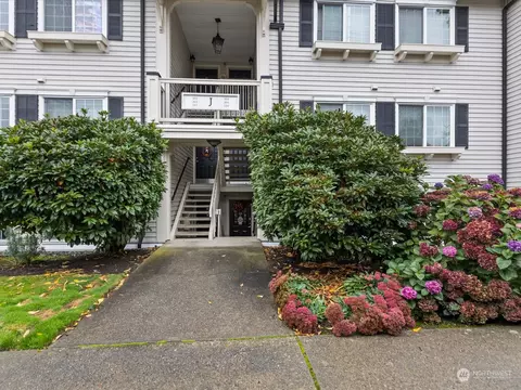 12404 E Gibson Rd #J303, Everett, WA 98204 photo 2