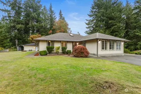 5834 Rim View Ct NW, Bremerton, WA 98312