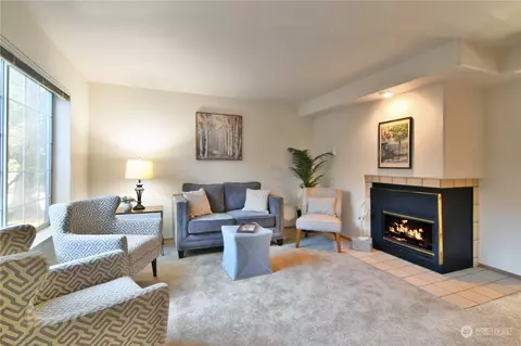 19620 80th Ave W #M, Edmonds, WA 98026