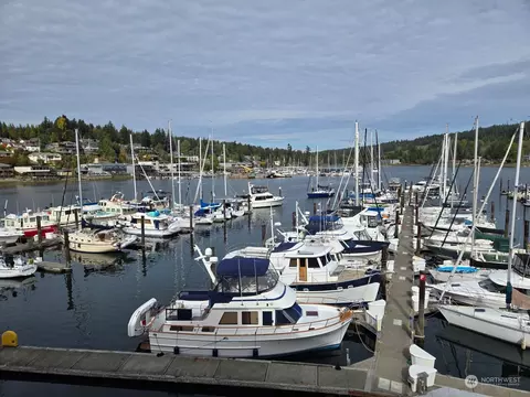 3889 Harborview Dr #E205, Gig Harbor, WA 98332