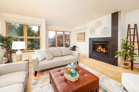 2920 Eastlake Ave E #305, Seattle, WA 98102
