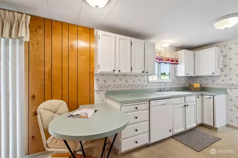 933 Mtvilla, Enumclaw, WA 98022 photo 10