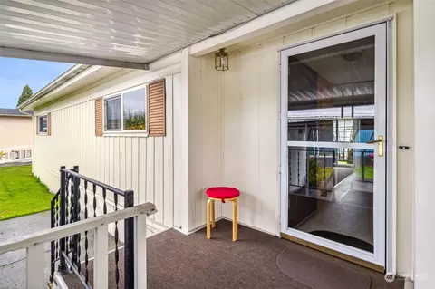 933 Mtvilla, Enumclaw, WA 98022 photo 4