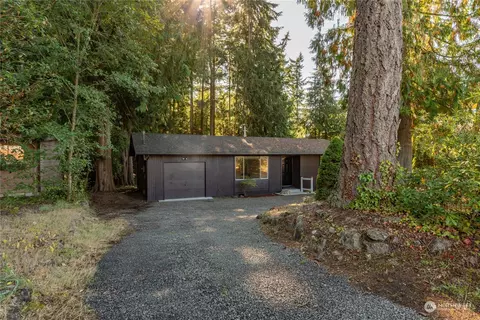7637 Harbor View Dr, Poulsbo, WA 98370