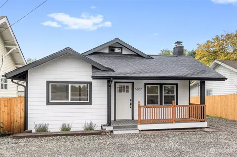5607 Milwaukee Ave E, Puyallup, WA 98372