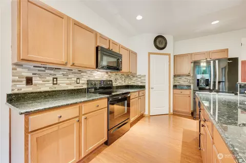 Kitchen - 1321 173rd Pl SE, Bothell, WA 98012 photo 3 of 3