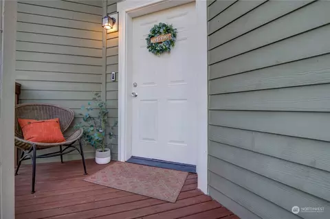Entry Way - 1209 Bluejay Ave SW, Orting, WA 98360 photo 1 of 3