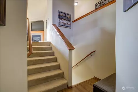 Entry Way - 1209 Bluejay Ave SW, Orting, WA 98360 photo 3 of 3