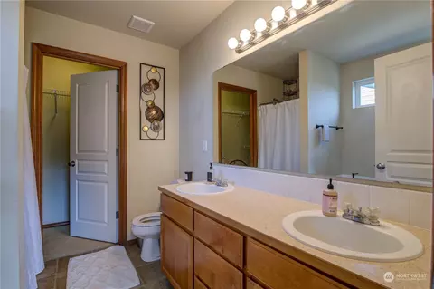 Bath - 1209 Bluejay Ave SW, Orting, WA 98360 photo 1 of 3