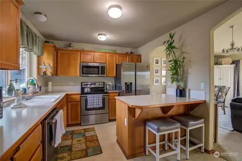 Kitchen - 1209 Bluejay Ave SW, Orting, WA 98360 photo 2 of 2