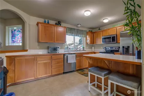 Kitchen - 1209 Bluejay Ave SW, Orting, WA 98360 photo 1 of 2