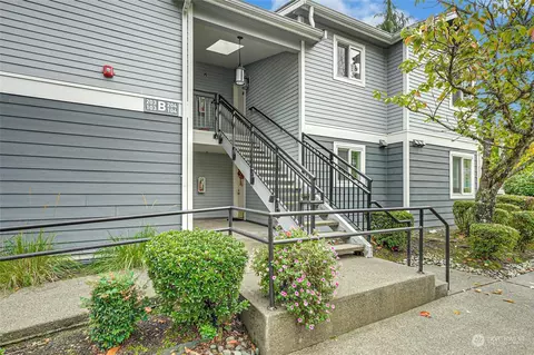 250 NW Dogwood St #B103, Issaquah, WA 98027