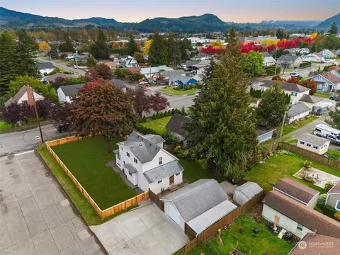 View/Area - 3048 Porter St, Enumclaw, WA 98022 photo 2 of 5