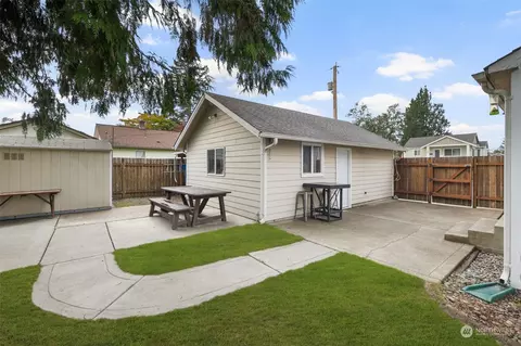 Exterior - 3048 Porter St, Enumclaw, WA 98022 photo 7 of 14