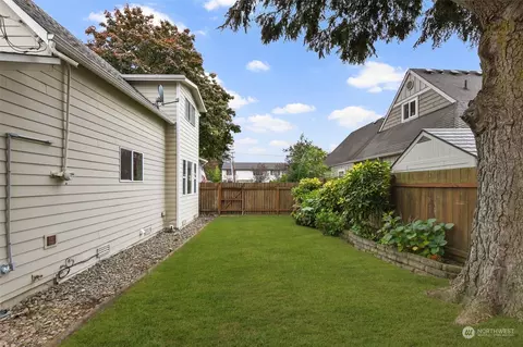 Exterior - 3048 Porter St, Enumclaw, WA 98022 photo 11 of 14