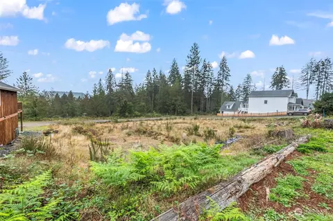 290 E Blackwell St, Allyn, WA 98524