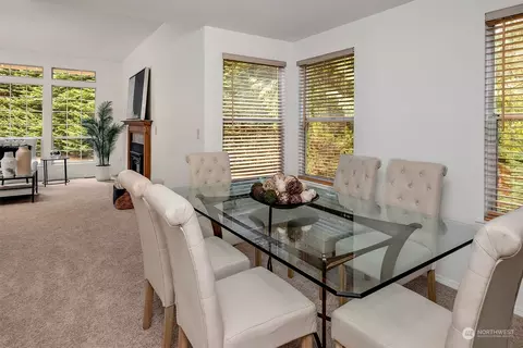 Dining - 16313 123rd Pl NE, Bothell, WA 98011 photo 2 of 4