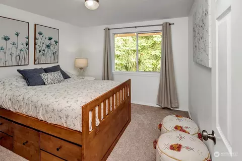Bedroom - 16313 123rd Pl NE, Bothell, WA 98011 photo 4 of 7