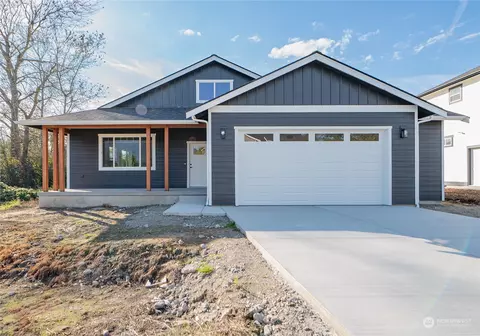 901 Crimson Ct, Nooksack, WA 98276