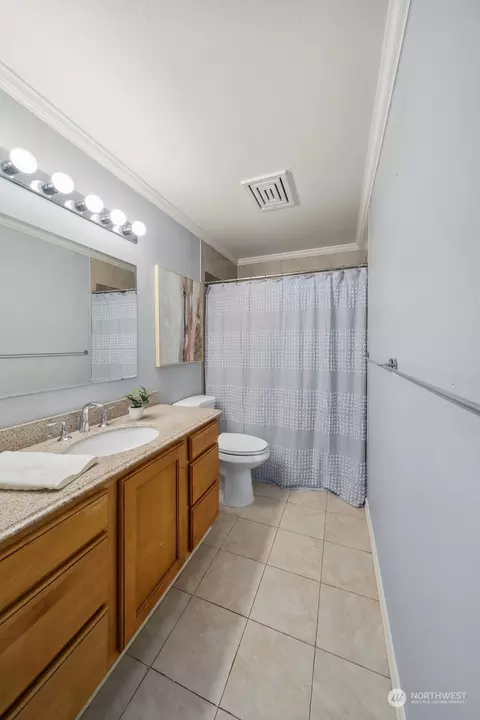 Bath - 550 Hamilton Pl, Enumclaw, WA 98022 photo 4 of 4