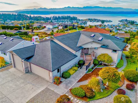 38027 Vista Key Dr NE, Hansville, WA 98340