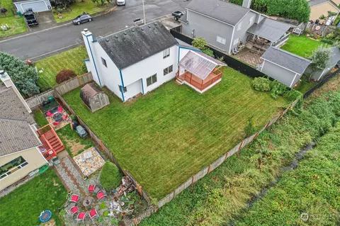 View/Area - 907 Baysinger Pl, Enumclaw, WA 98022 photo 5 of 8