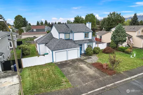 View/Area - 907 Baysinger Pl, Enumclaw, WA 98022 photo 2 of 8