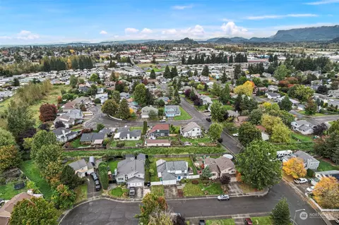 View/Area - 907 Baysinger Pl, Enumclaw, WA 98022 photo 6 of 8