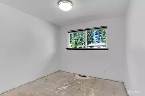 Bedroom - 230 144th St SE, Everett, WA 98208 photo 3 of 3