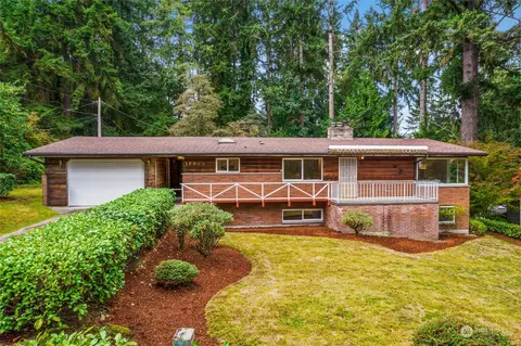 16035 74th Ave NE, Kenmore, WA 98028