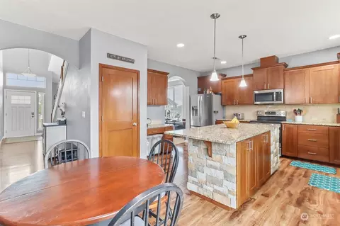 Kitchen - 20213 40th Ave E, Spanaway, WA 98387 photo 5 of 5