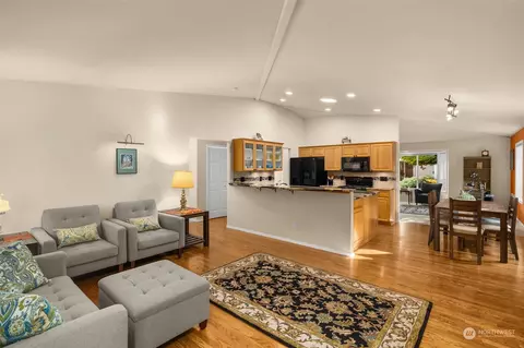 Living - 19416 2nd Dr SE #B, Bothell, WA 98012 photo 5 of 5