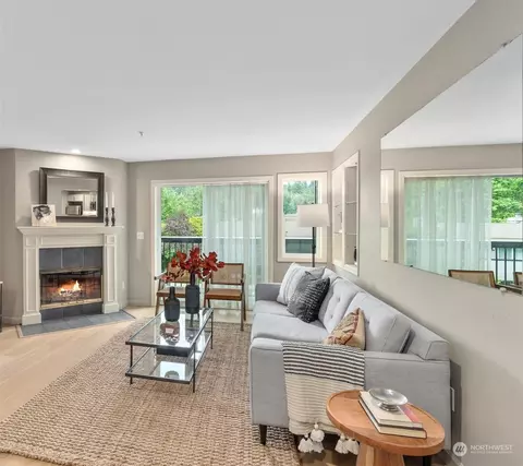 15711 Waynita Way NE #H103, Bothell, WA 98011