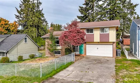 846 SW 125th St, Seattle, WA 98146