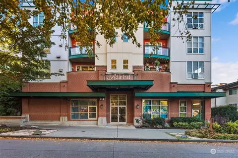 2331 42nd Ave SW #303, Seattle, WA 98116