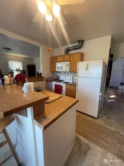 1238 Summit Ave, Raymond, WA 98577 photo 5