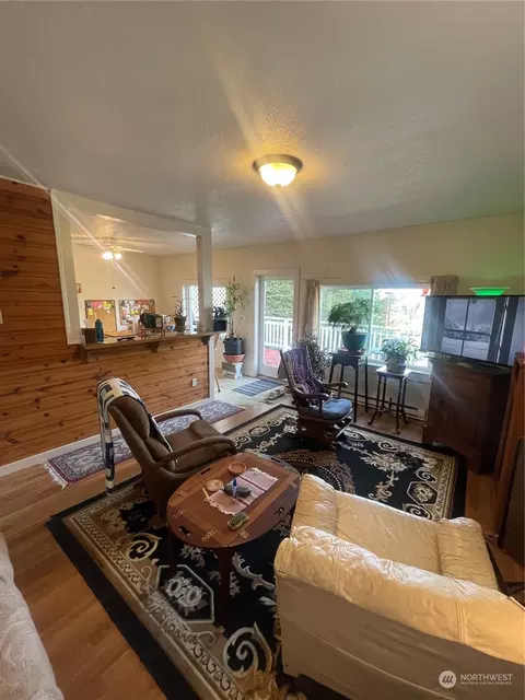 1238 Summit Ave, Raymond, WA 98577 photo 4