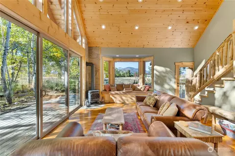 18 Wright Rd, Winthrop, WA 98862