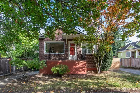 6616 Fremont Ave N, Seattle, WA 98103