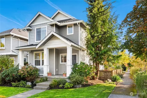 2811 SW Bataan St, Seattle, WA 98126