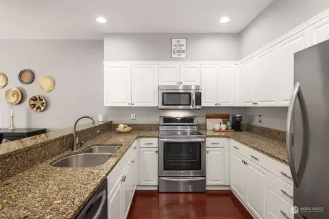 1800 NE 40th St #D203, Renton, WA 98056
