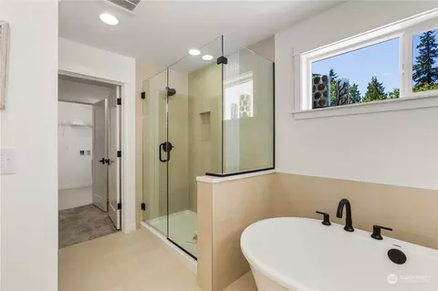 Bath - 21707 42nd Ave SE, Bothell, WA 98021 photo 3 of 4