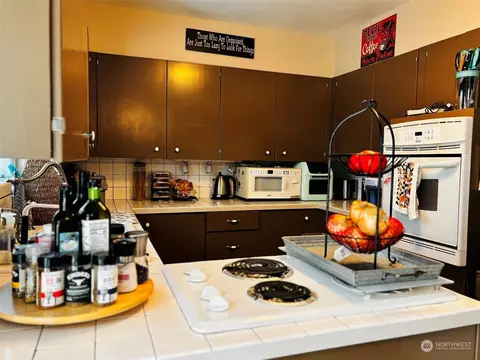 Kitchen - 506 SE 1st St, Winlock, WA 98596 photo 2 of 2