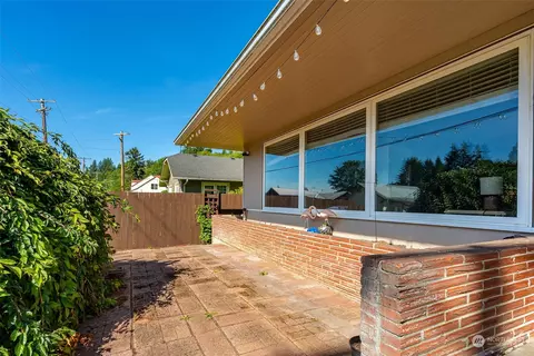 Exterior - 506 SE 1st St, Winlock, WA 98596 photo 3 of 4